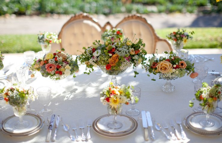 Цветочные композиции в оформлении свадебного стола